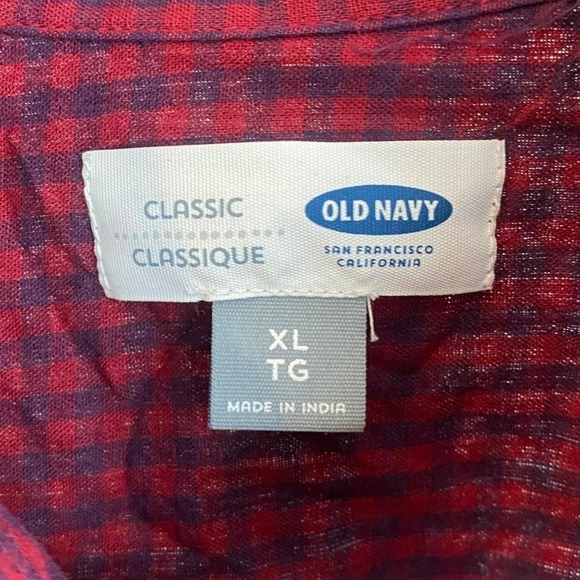 Burgundy checkered‎ Old Navy button-up shirt - Picture 2 of 4